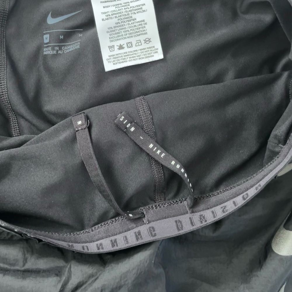 Nike Running Run Division tempo luxe 2in1 shorts in black - Picture 9 of 13